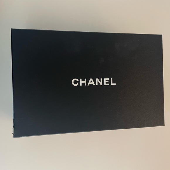 Brand new Chanel runners - Picture 3 of 8